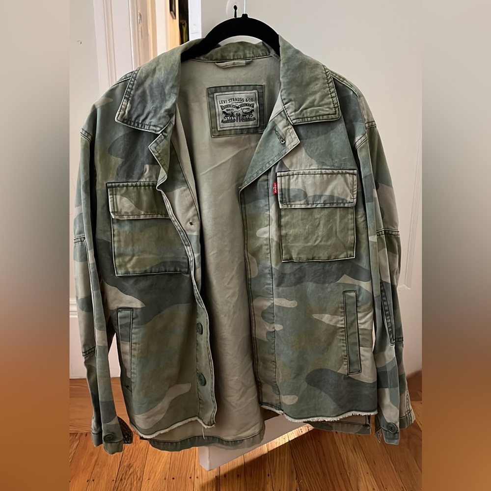 Levi’s women’s camo jacket